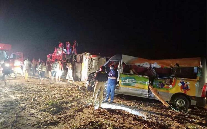 Braziliyada ağır yol qəzası olub, ölənlər və xəsarət alanlar var