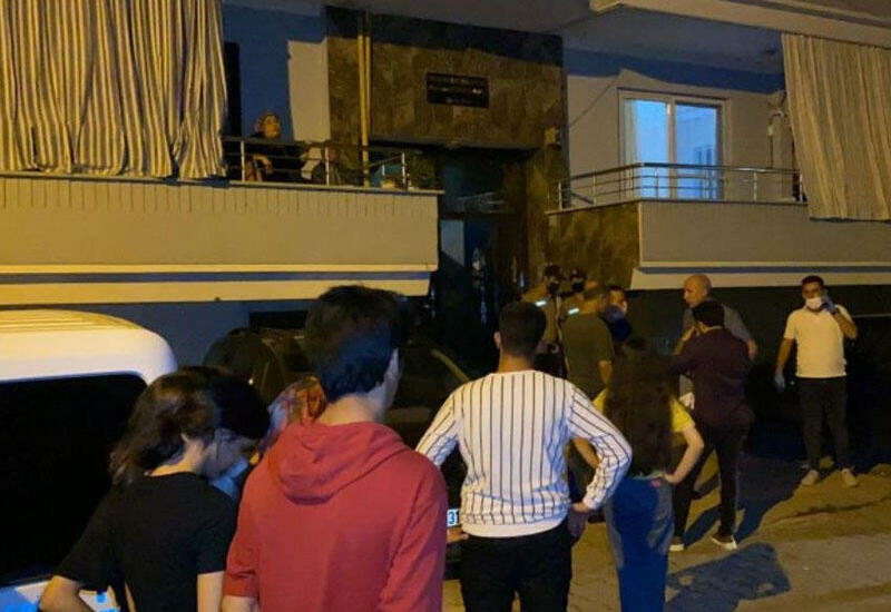 Ana iki uşağı ilə evdə ölü aşkar olundu - Ata axtarışa verilib - VİDEO