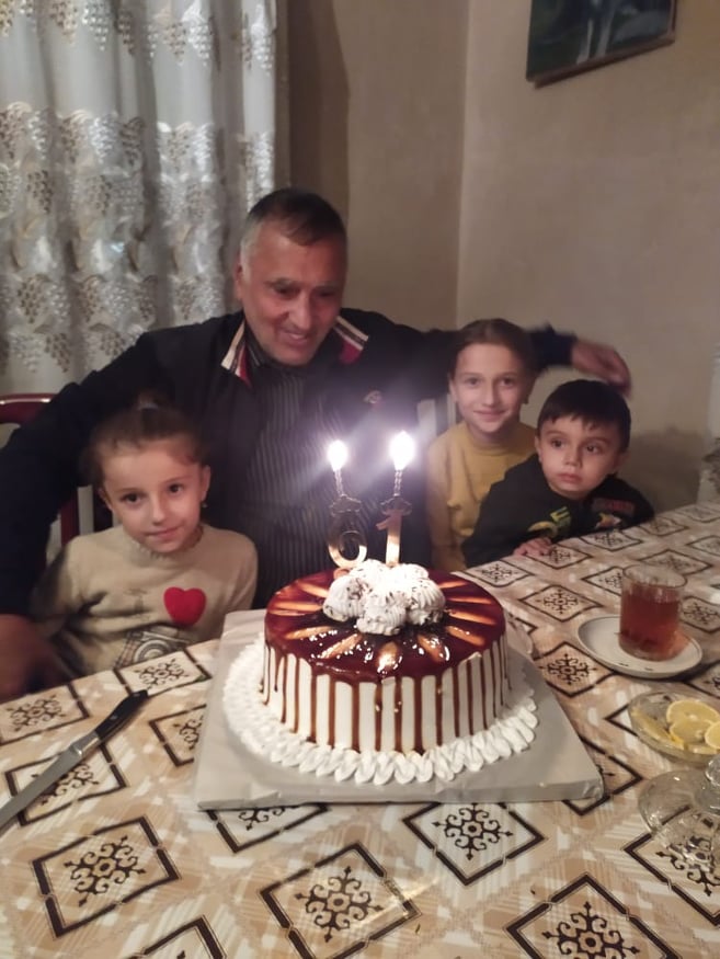 Dilqəm Əsgərov beş il sonra ailəsi ilə birlikdə ad gününü qeyd etdi -FOTO