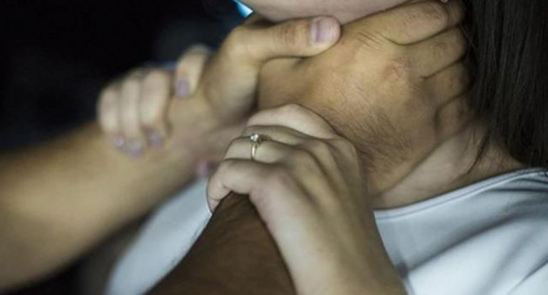 Əvvəlcə arvadını sonra iki övladını boğub öldürdü - Dəhşətli qətl