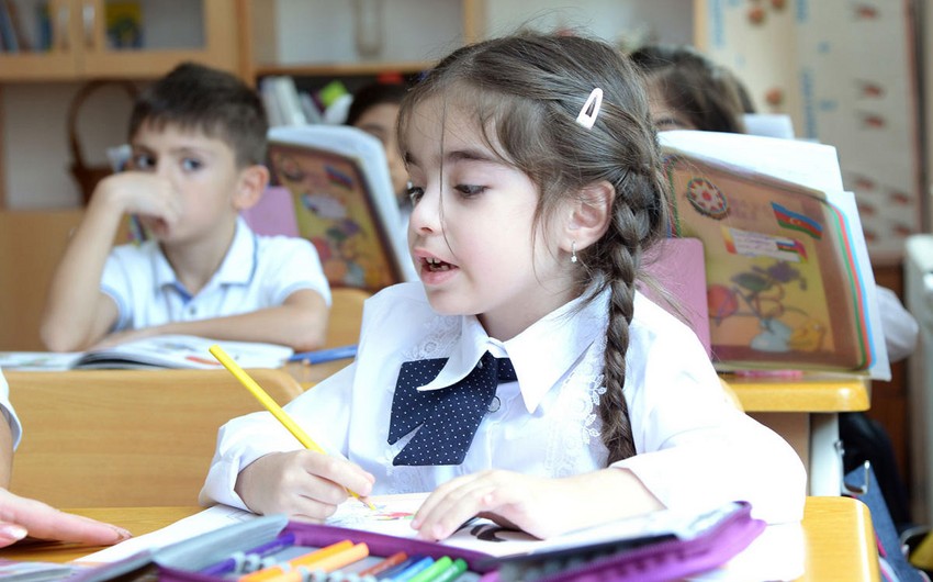 Azərbaycanda məktəb yaşının aşağı endirilməsi təklif edilir