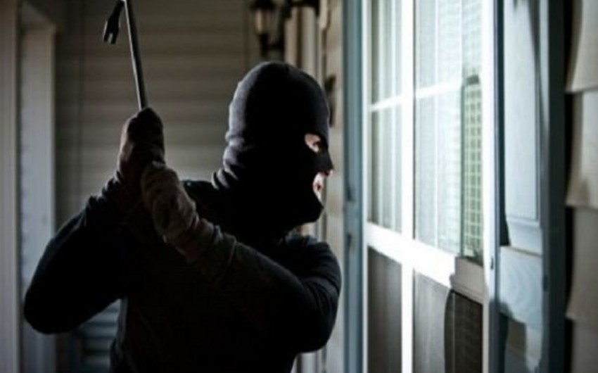 Yevlaxda evlərdən 4 600 manatlıq oğurluq edilib