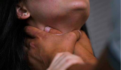 Ailə FACİƏSİ: Qadın körpəsini qoruduğu üçün əri tərəfindən döyüldü - FOTO