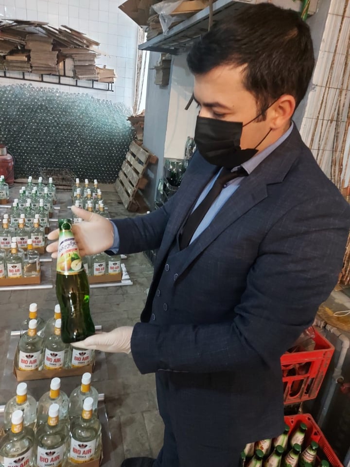 Ağstafada qanunsuz fəaliyyət göstərən limonad və spirtli içkilərin istehsalı müəssisəsi aşkarlanıb - FOTO