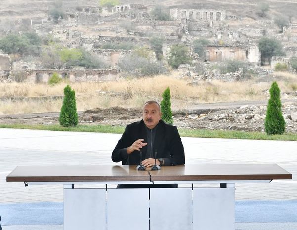 İlham Əliyev: “Bizi Ermənistanla əməkdaşlığa məcbur etmək istəyirdilər”