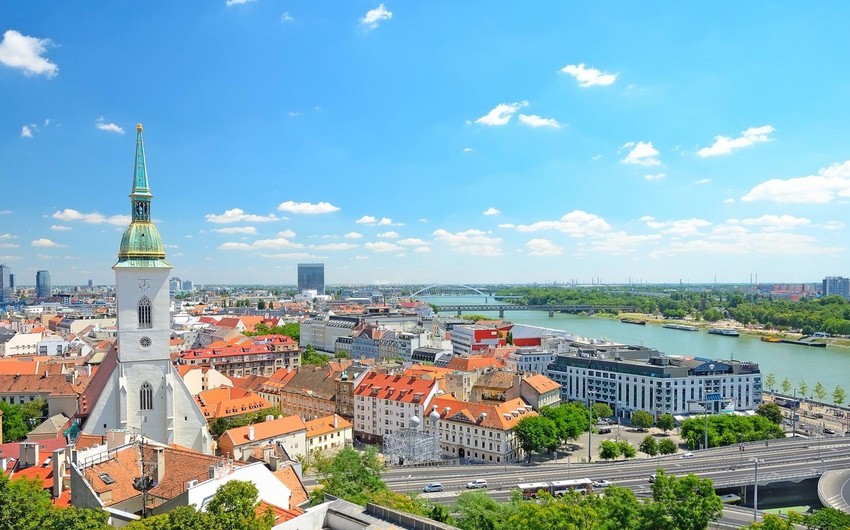 Sahibə Qafarova Slovakiyaya rəsmi səfərə gedir