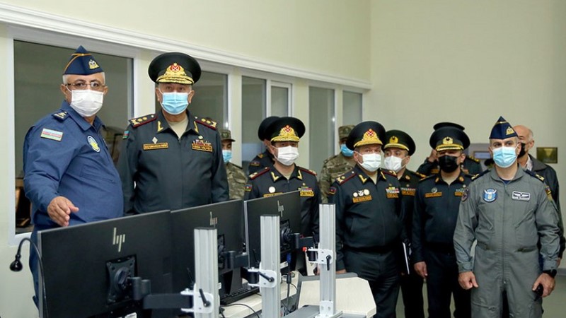 Baş Qərargah rəisi HHQ-nin Mərkəzi Komanda Məntəqəsində oldu (FOTOLAR)