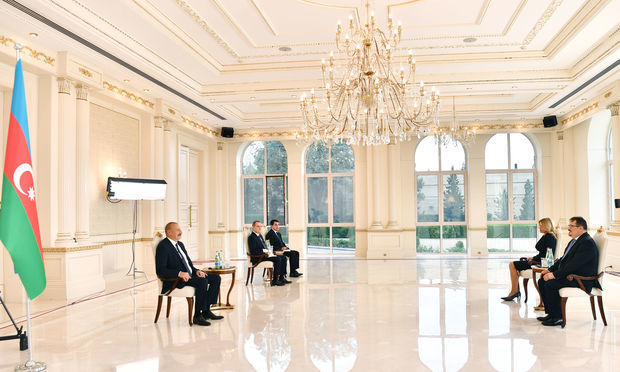 Ильхам Алиев принял нового главу представительства Евросоюза в Азербайджане - ФОТО