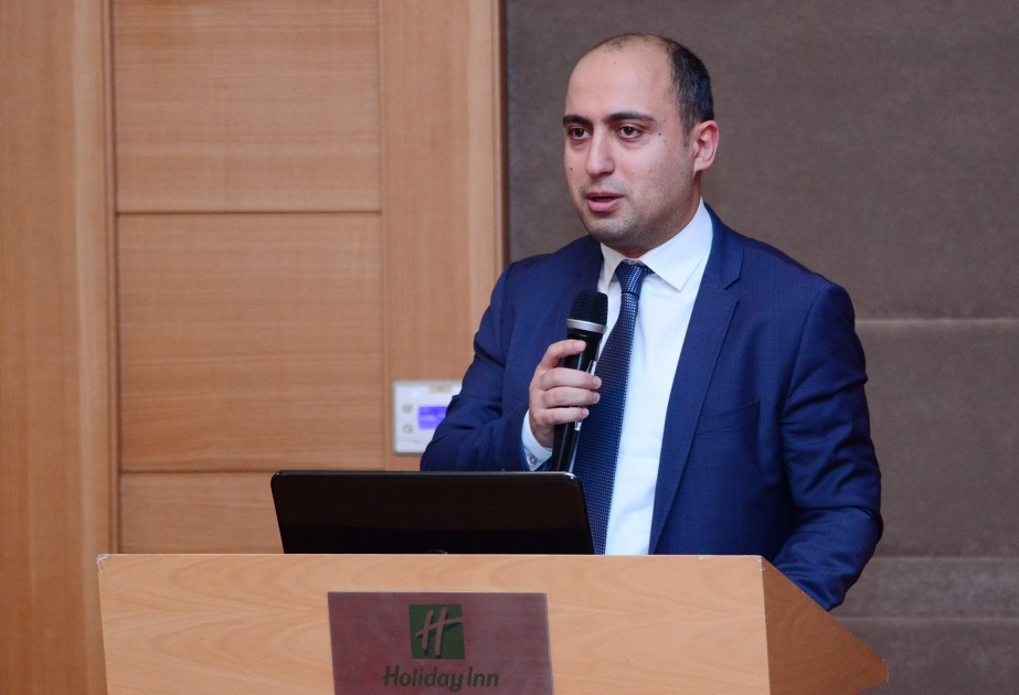 Nazir Emin Əmrullayev bir gündə 7500 manat xərclədi, səhvlərlə dolu təbrik göndərdi