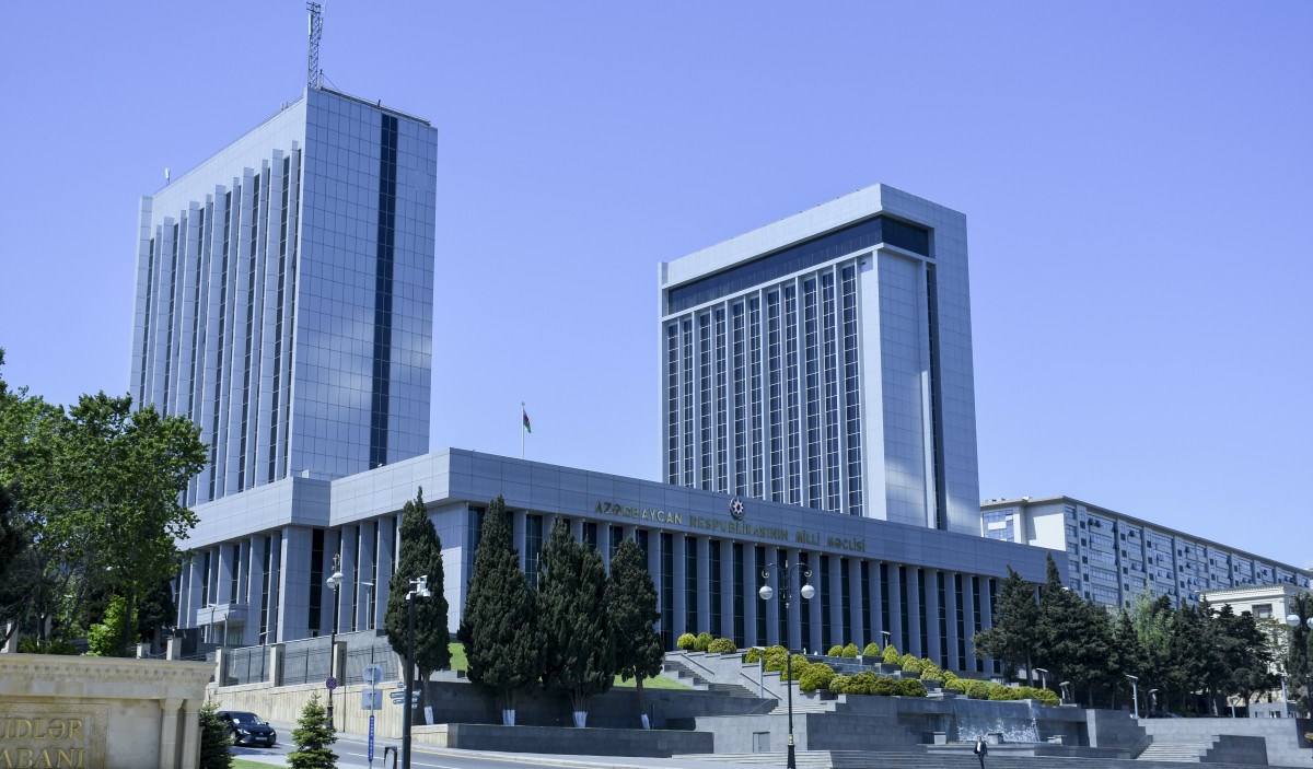 28 may qeyri-iş günü, 18 oktyabr iş günü olacaq