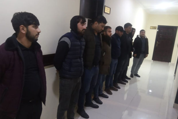 В Шабране выявлен чайный дом, работавший в нарушение карантинного режима: задержаны восемь человек - ФОТО