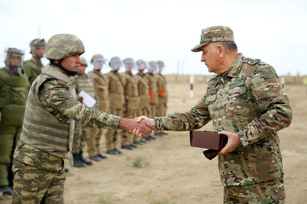 Baş Qərargah rəisi mühəndis-istehkam qoşunlarının hazırlığını yoxlayıb - FOTO/VİDEO