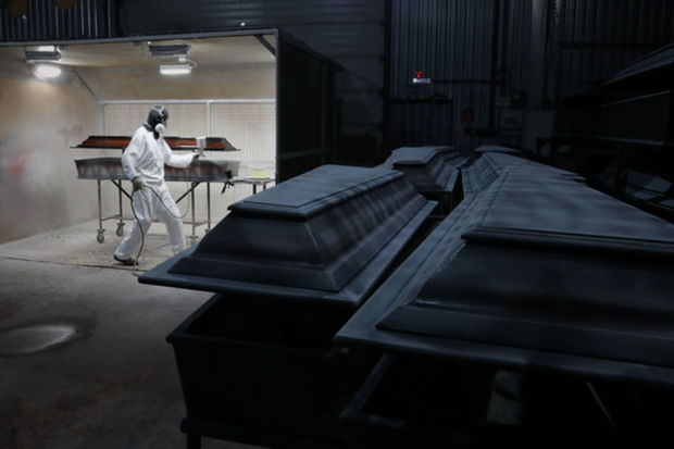 В России зафиксировали новый максимум смертности от COVID-19