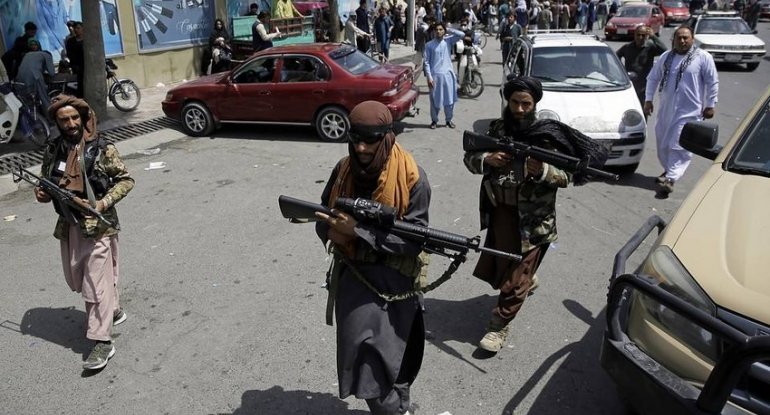 Taliban İŞİD-i təhdid deyil, “baş ağrısı” adlandırdı