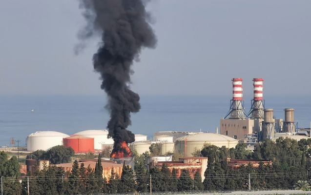 Livanda neft anbarı yanır - Yenilənir