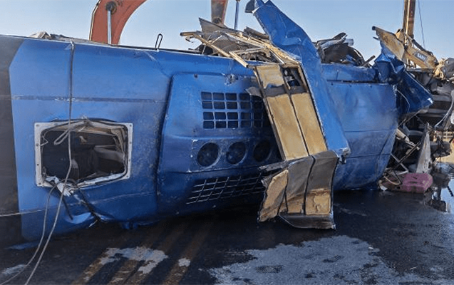 Çində avtobus çaya aşdı, 13 nəfər itkin düşdü