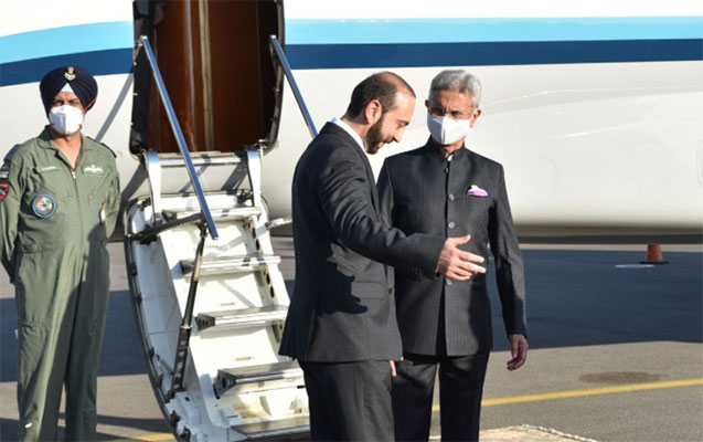 Hindistanın xarici işlər naziri Ermənistana gəldi