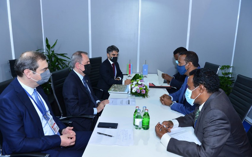 Ceyhun Bayramov Somalinin ticarət və sənaye naziri ilə görüşüb