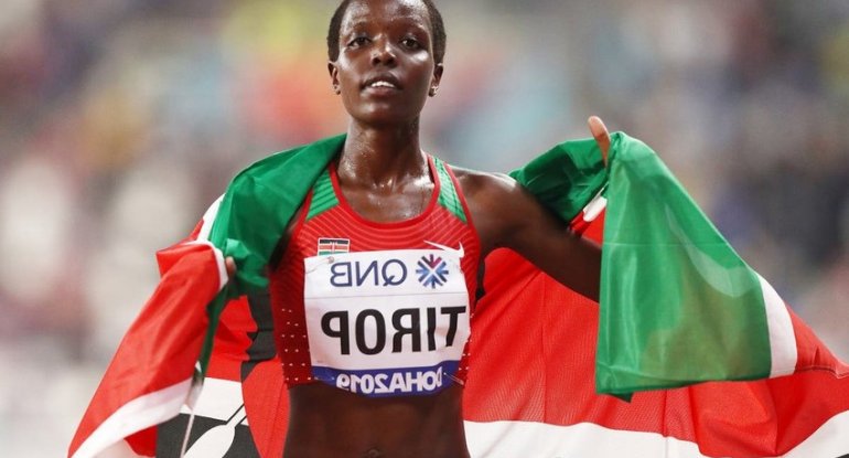 Dünya rekordçusu evində ölü tapılıb