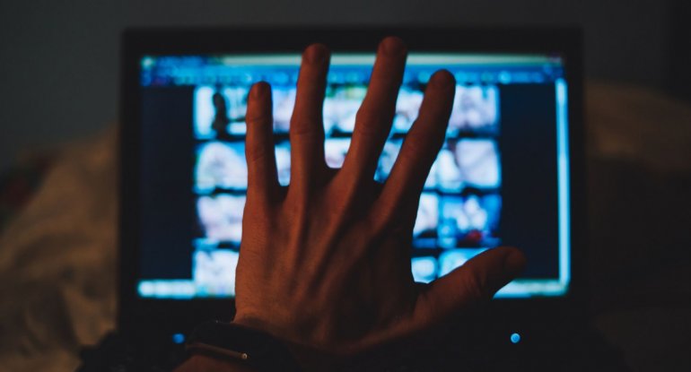 Tanınmış biznesmen uşaq pornoqrafiyası görüntülərinə görə həbs edildi - FOTO