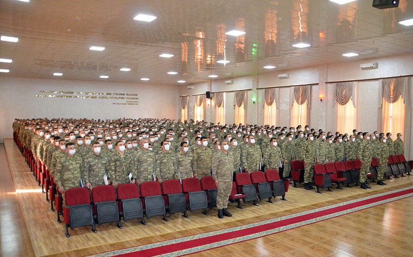 Zakir Həsənov Əfqanıstanda xidmət etmiş hərbçiləri təltif edib