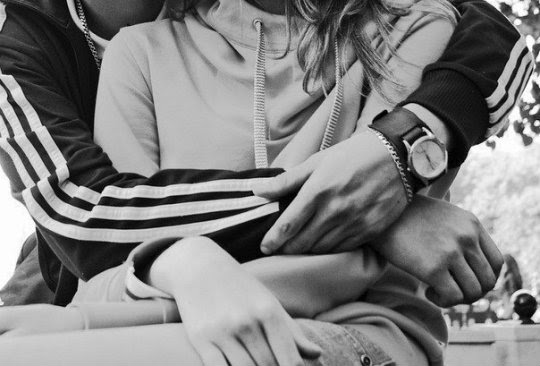 Gənc oğlan sevgilisi ilə qəbiristanlıqda öpüşərkən yaxalandı: “Ziyarətə getmişdim”