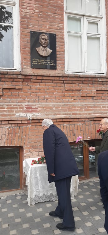 Gəncədə dahi şair Əhməd Cavadın barelyefinin açılışı olub -FOTO 