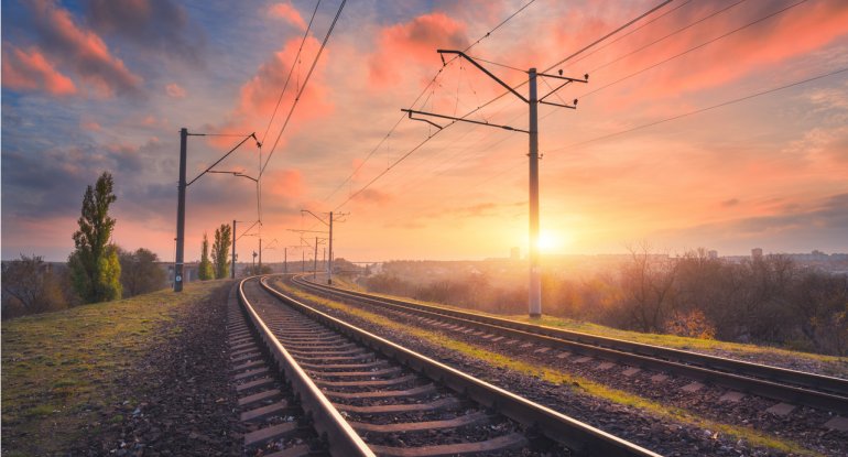 Qarabağa ilk konteyner blok qatarı yola salınıb