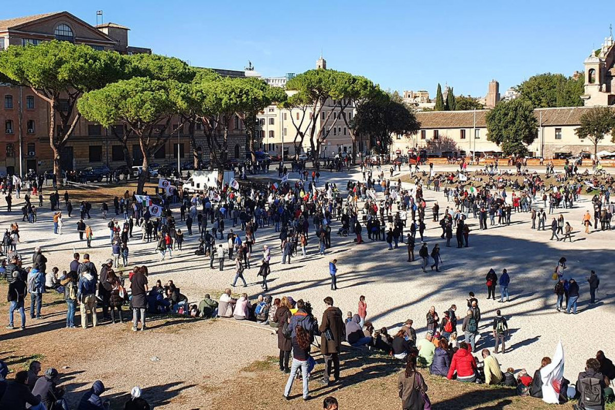Romada COVID-19 sertifikatlarına qarşı növbəti etiraz nümayişi keçirilib