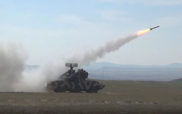 Hava Hücumundan Müdafiə bölmələri döyüş atışları keçirir - Video