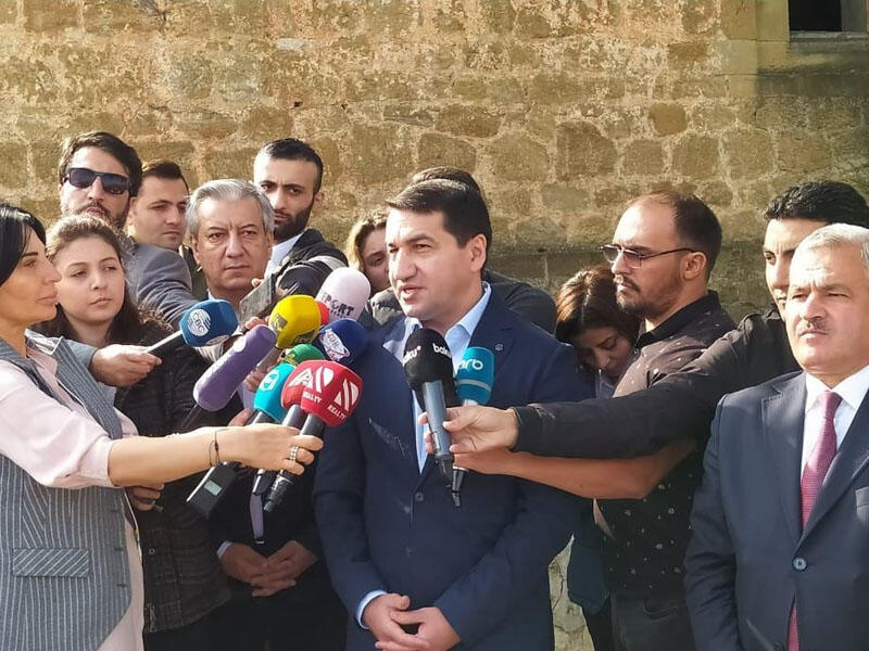 Budəfəki səfərimizdə biz artıq azad olunmuş ərazilərdə həyata keçirilən quruculuq işləri ilə də tanış oluruq - Hikmət Hacıyev