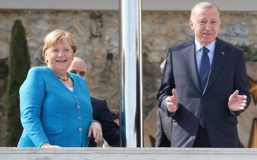 Ərdoğan və Angela Merkel arasında görüş olub