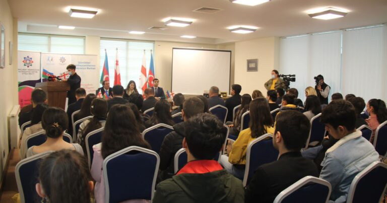 “Regionda gənclərin və medianın sülhə dəstəyi” forumu Marneulidə davam edib - FOTO