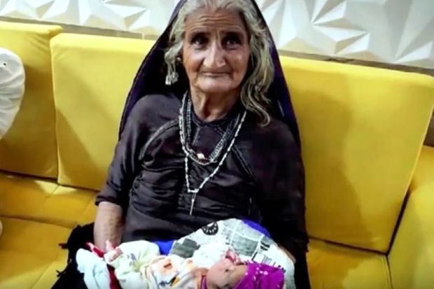 Hindistanda 70 yaşlı qadın ilk dəfə ana oldu