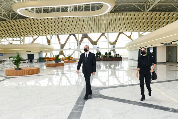 İlham Əliyev və Mehriban Əliyeva Füzuli aeroportunda yaradılan şəraitlə tanış oldu - FOTO