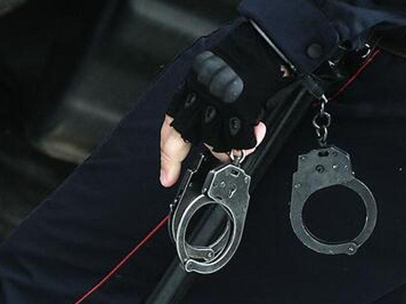 Polis əməkdaşı cinsi azlığı şantaj etdiyi üçün saxlanıldı