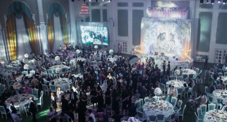 Bakıda məşhur şadlıq sarayı qaydaları heçə saydı - FOTO