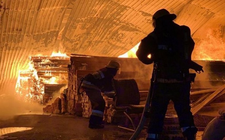 Marneulidə bazarda güclü yanğın baş verib