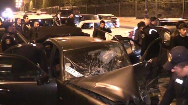 Bakıda polis əməkdaşı qəzaya düşdü