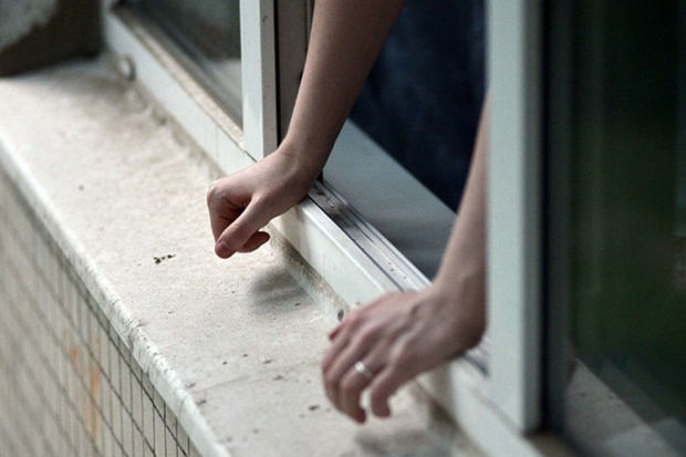 В Сумгайыте мать двоих детей совершила суицид