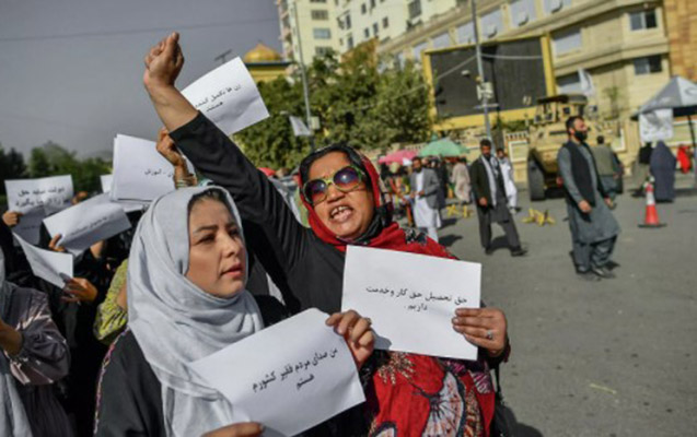 Kabildə etiraz aksiyasında jurnalistlər döyüldü