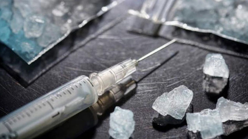 Bakıda narkotik qəbul edən gəncin sarsıdıcı görüntüləri - VİDEO