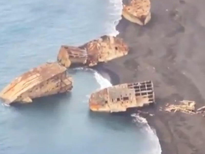 İnanılmaz olay: Güclü zəlzələ batırılan döyüş gəmilərini yer üzünə qaldırdı - VİDEO