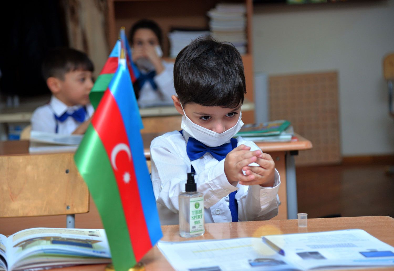 Daha 3 məktəb bağlandı - VİDEO