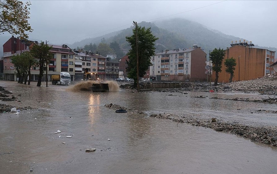 Türkiyədə daşqınlar yenidən həyatı iflic etdi 