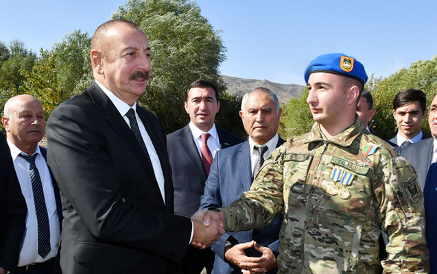 Prezidentin 19 yaşlı Vətən Müharibəsi Qəhrəmanı ilə söhbəti - Video