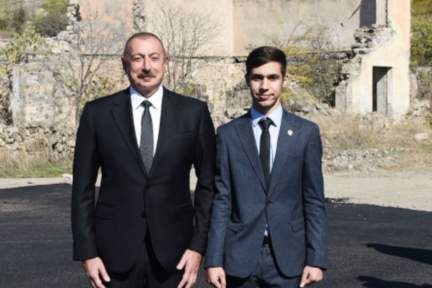 Prezident: “Məndən də tələbələrə salam söylə” - VİDEO