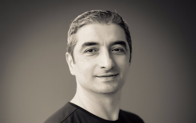 Əməkdar artisti maşın vurdu, vəziyyəti ağırdır