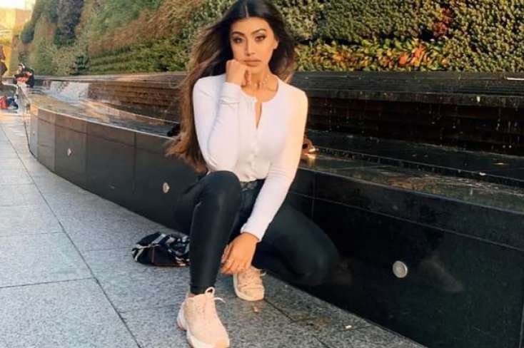 14 yaşlı şagirdi ilə eşq yaşayan müəllimədən ŞOK SÖZLƏR: Sinifdəki bütün oğlanlar...- FOTOLAR