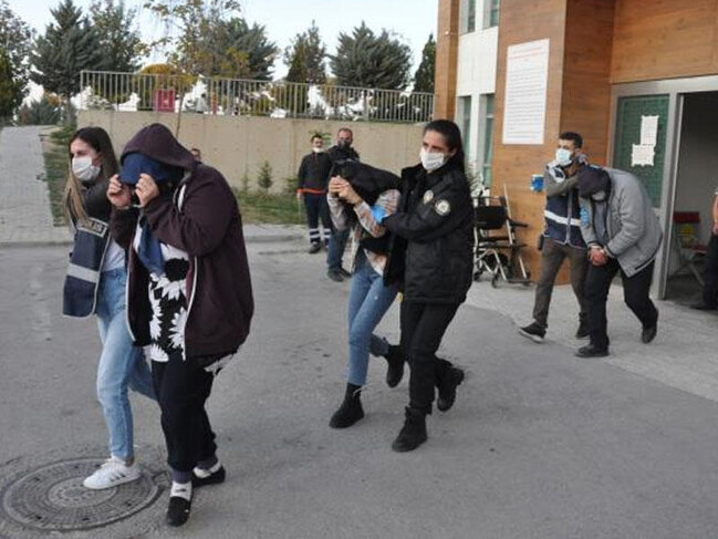 Fahişəlik əməliyyatından çıxan iyrənc detallar - İçərilərində azyaşlılar, evli qadınlar da var...- VİDEO